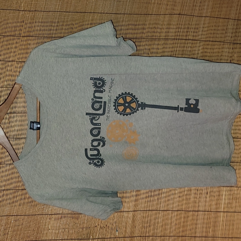 Sugarland. Made in USA. Incredible Machine. I was there.  Concert Tee. Size L